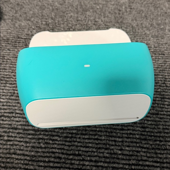 Cricut Joy machine with carry case and bundle of accessories. - Picture 14 of 17